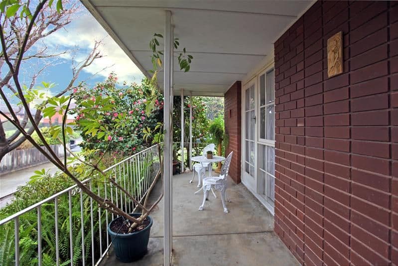 18 Champion Crescent, BUNDOORA VIC 3083, Bundoora - Thumbnail 2