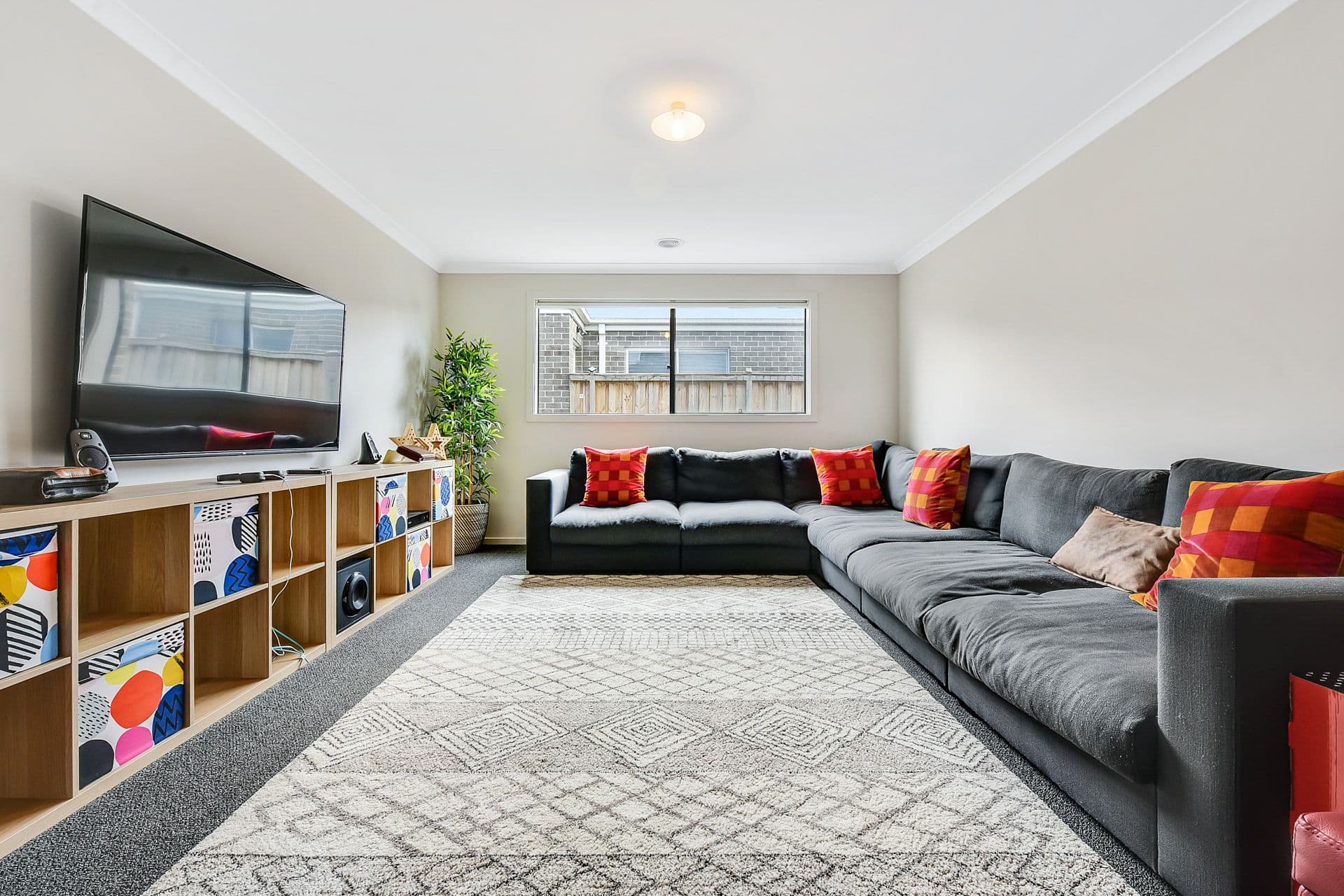 8 Pebblestone Circuit, Clyde North VIC 3978, Clyde North - Thumbnail 2
