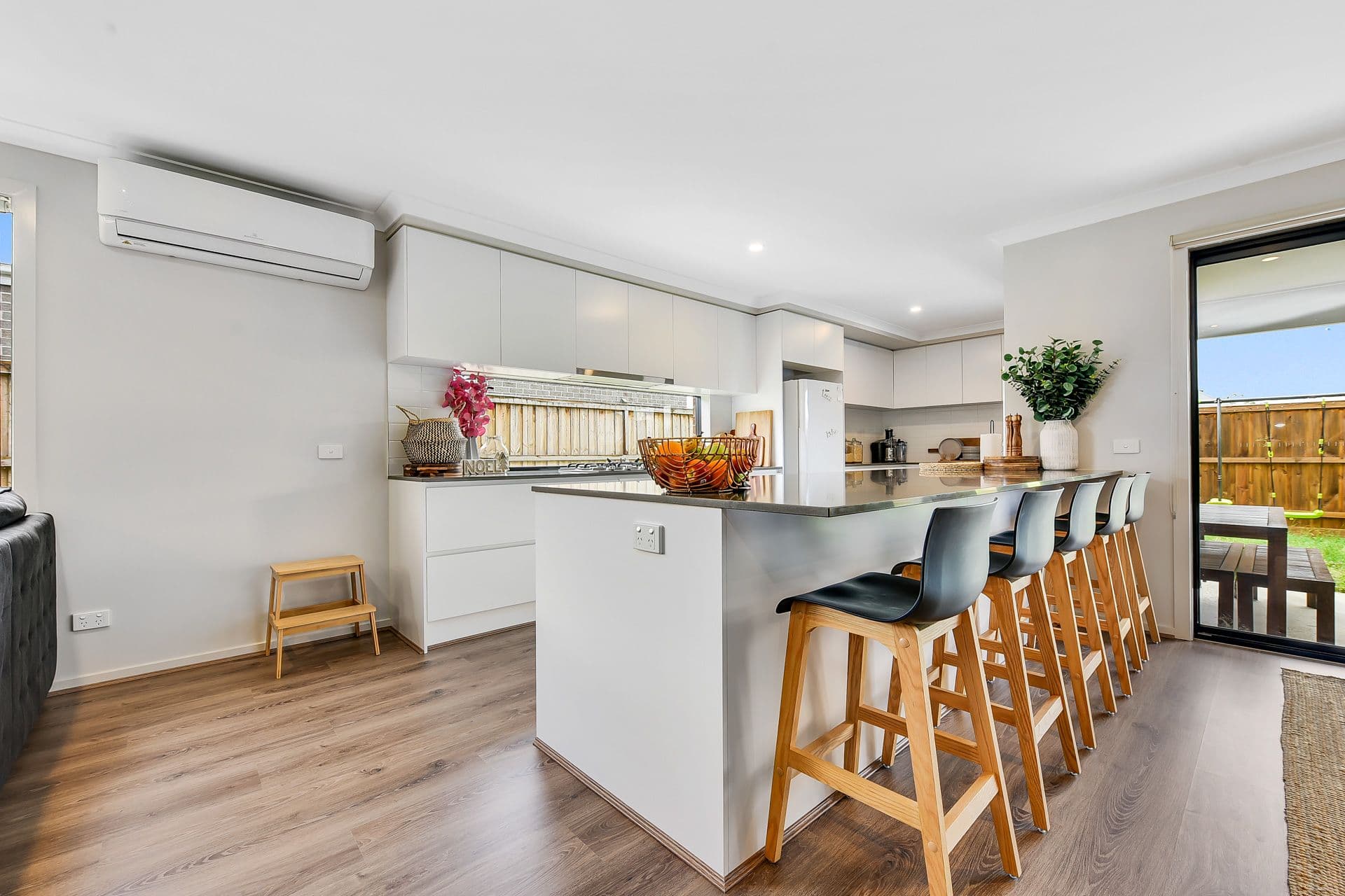 8 Pebblestone Circuit, Clyde North VIC 3978, Clyde North - Thumbnail 6