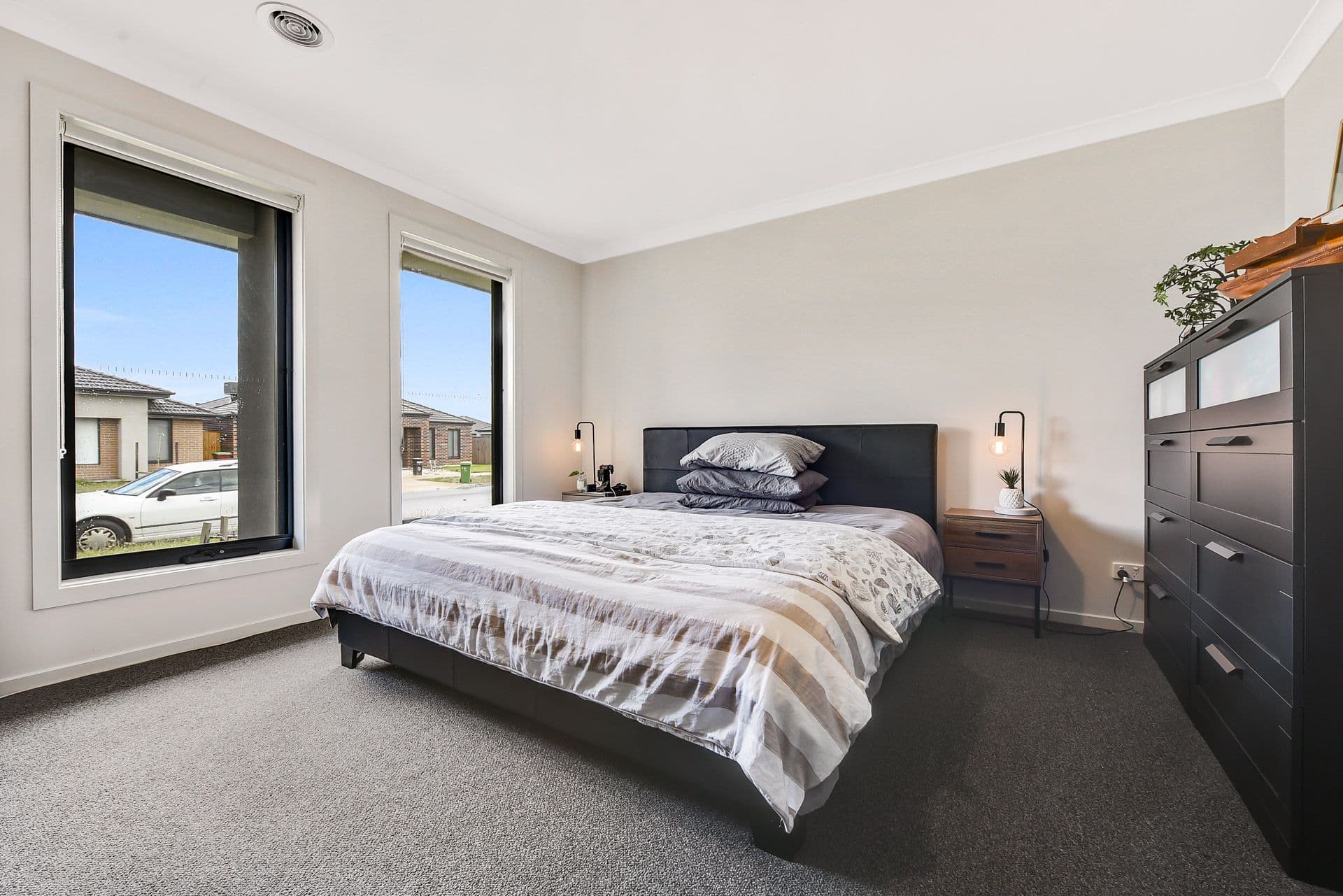 8 Pebblestone Circuit, Clyde North VIC 3978, Clyde North - Thumbnail 8