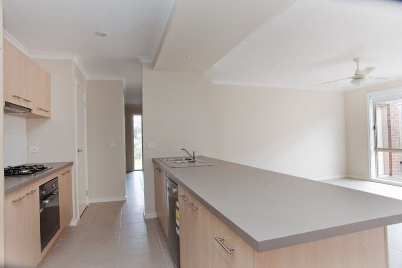 10 Sunningdale Road, DOREEN VIC 3754, Doreen - Thumbnail 2