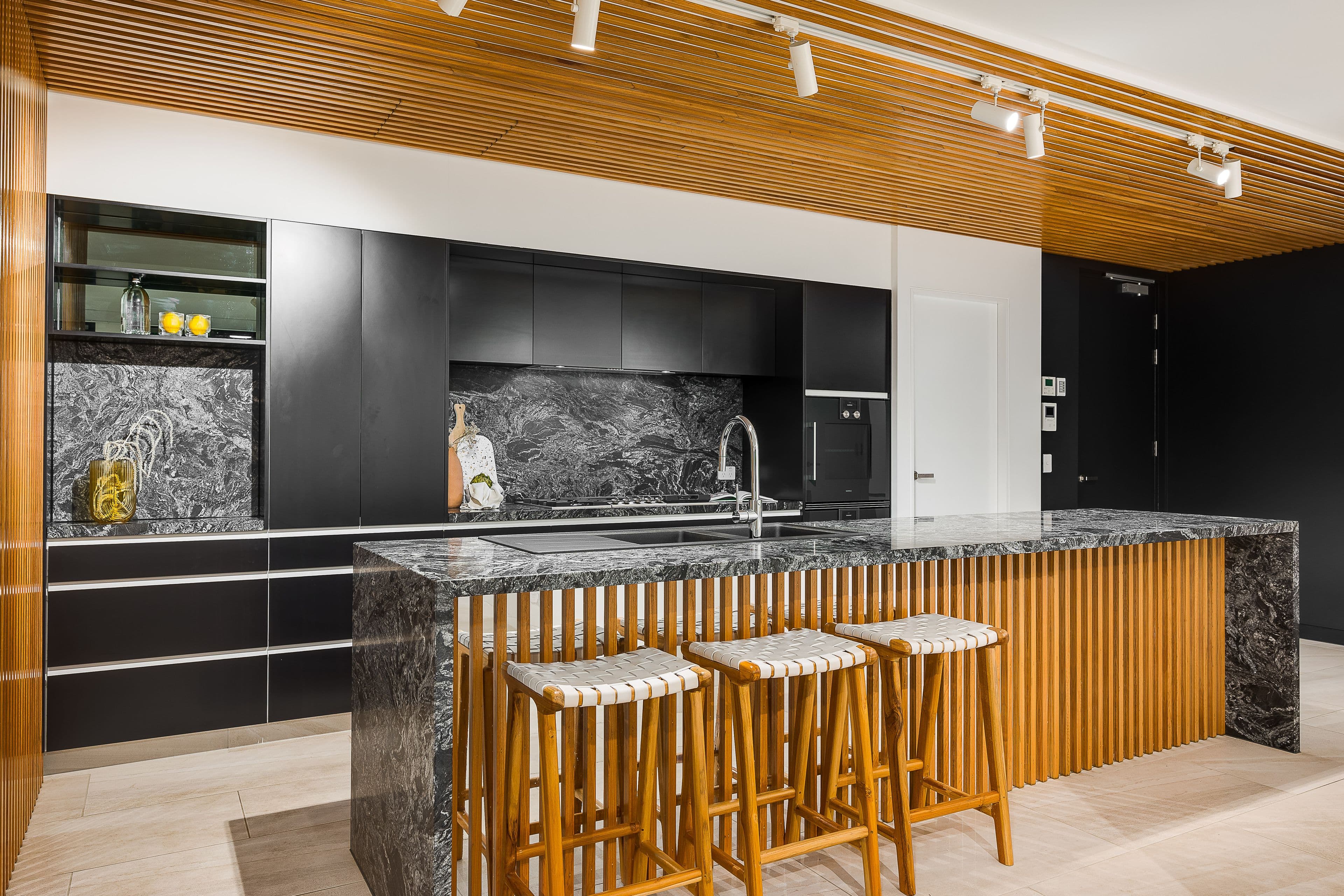 24 Annie Street, Kangaroo Point QLD 4169, Kangaroo Point - Thumbnail 4