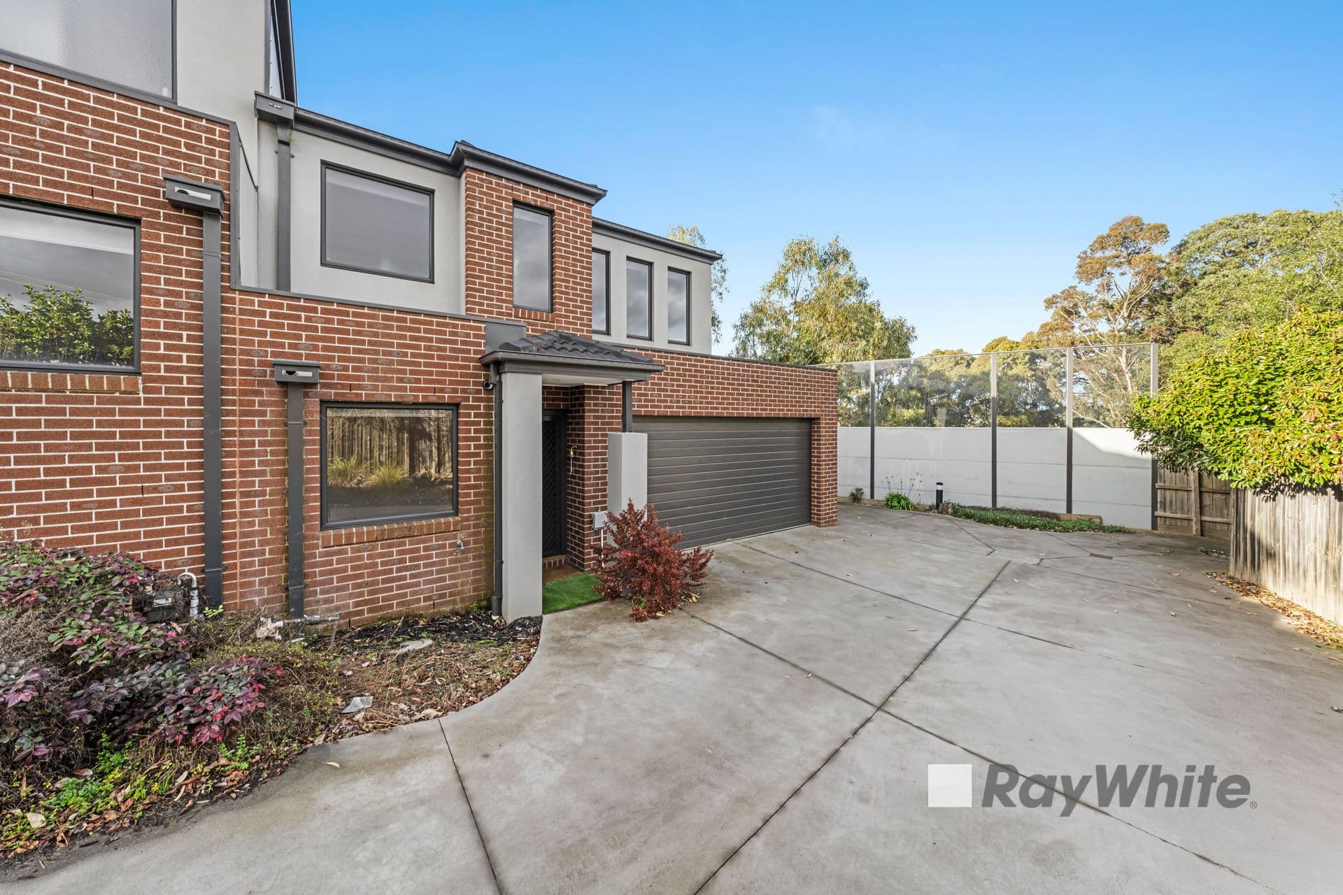 54 Innes Court, Berwick VIC 3806, Berwick - Thumbnail 2