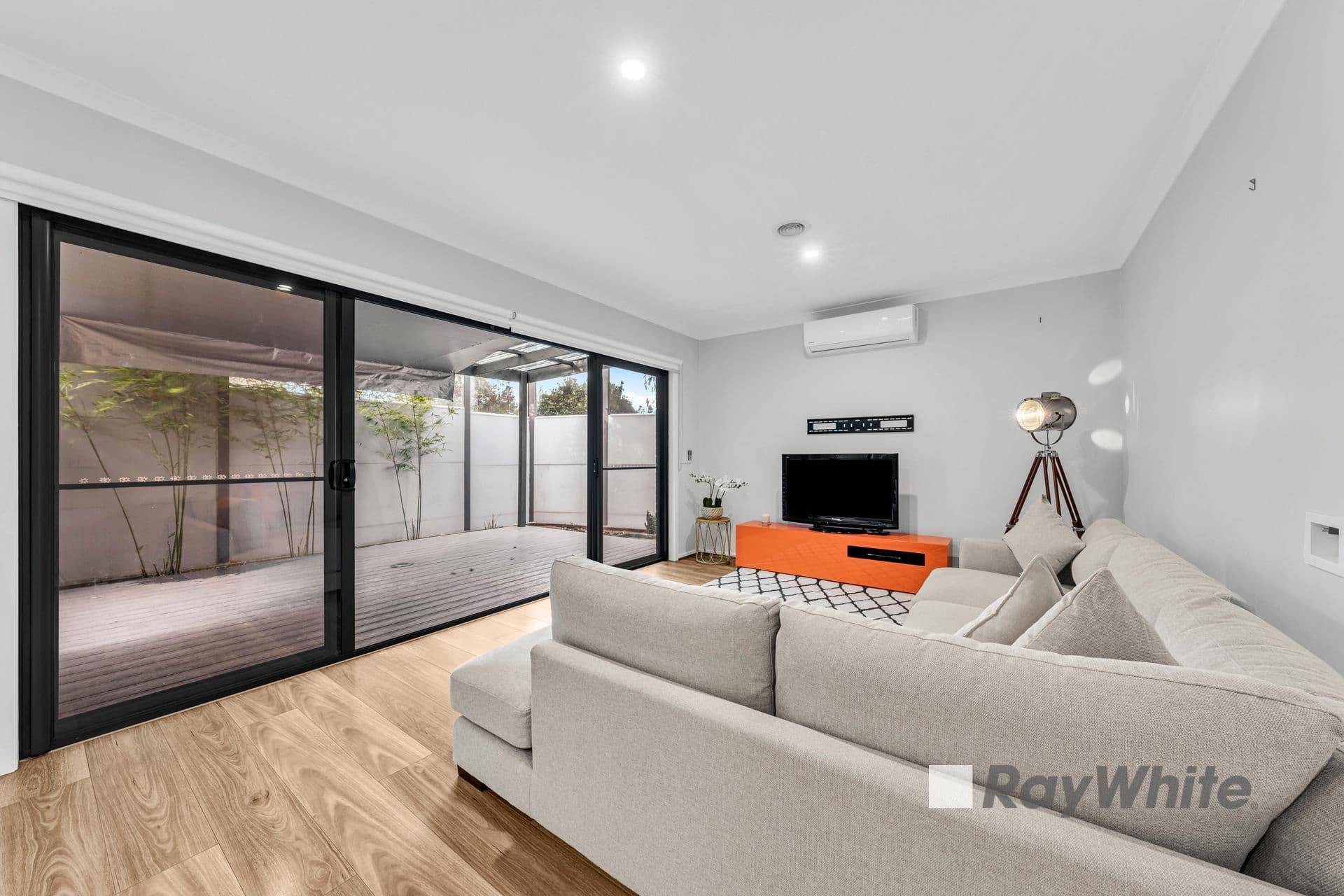 54 Innes Court, Berwick VIC 3806, Berwick - Thumbnail 3