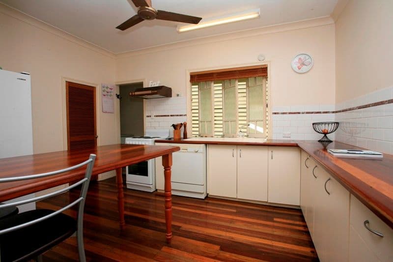 42 Carr Street, HERMIT PARK QLD 4812, Hermit Park - Thumbnail 4