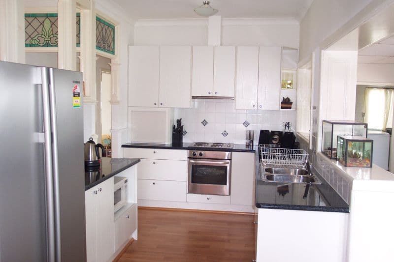 4 Barina Avenue, LAKE HEIGHTS NSW 2502, Lake Heights - Thumbnail 3