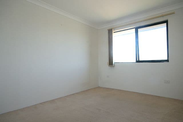 21 Weigand Avenue, BANKSTOWN NSW 2200, Bankstown - Thumbnail 2