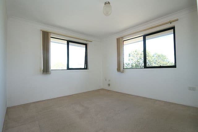 21 Weigand Avenue, BANKSTOWN NSW 2200, Bankstown - Thumbnail 4
