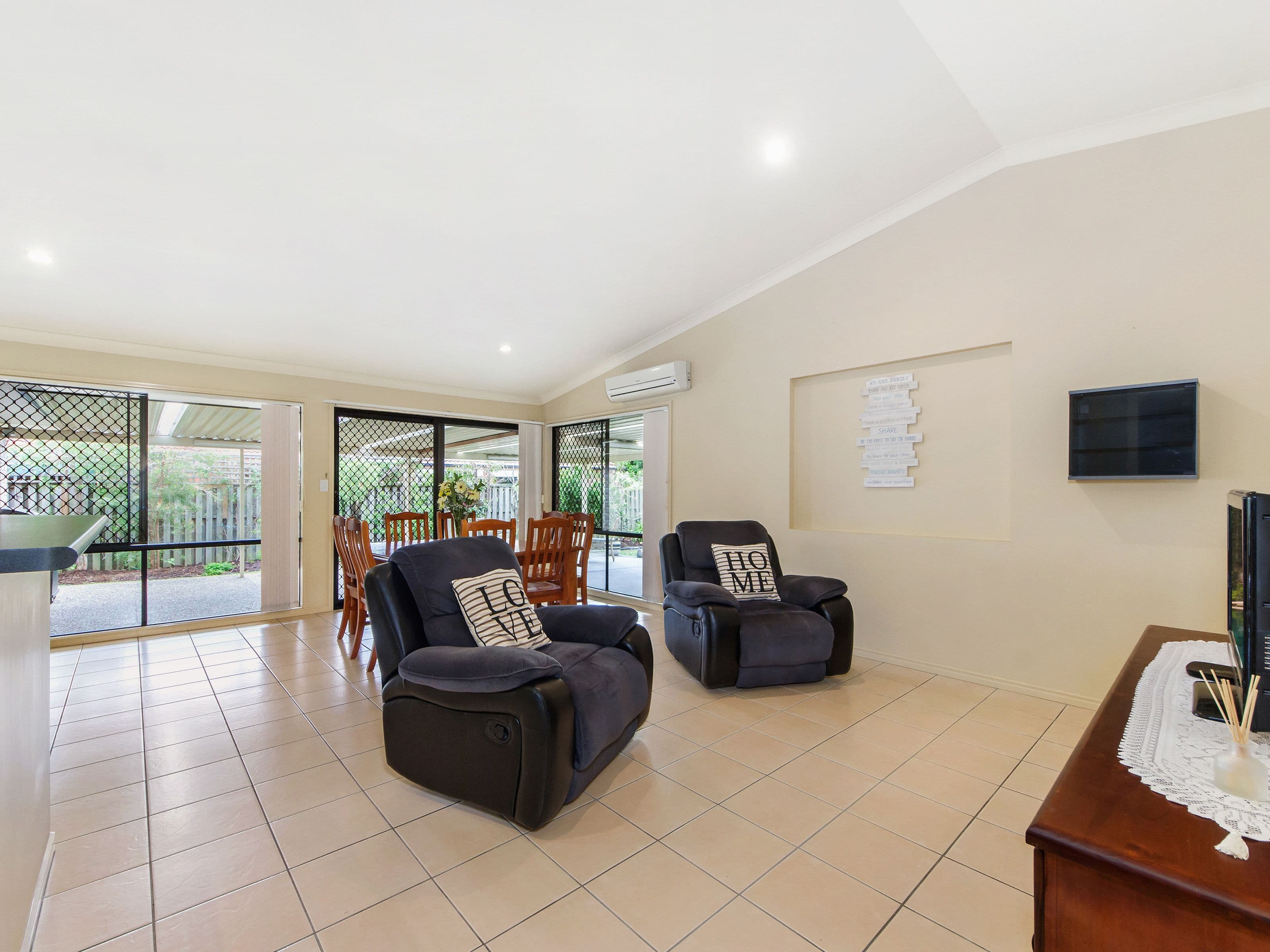 4 Boyer Street, Pacific Pines QLD 4211, Pacific Pines - Thumbnail 3