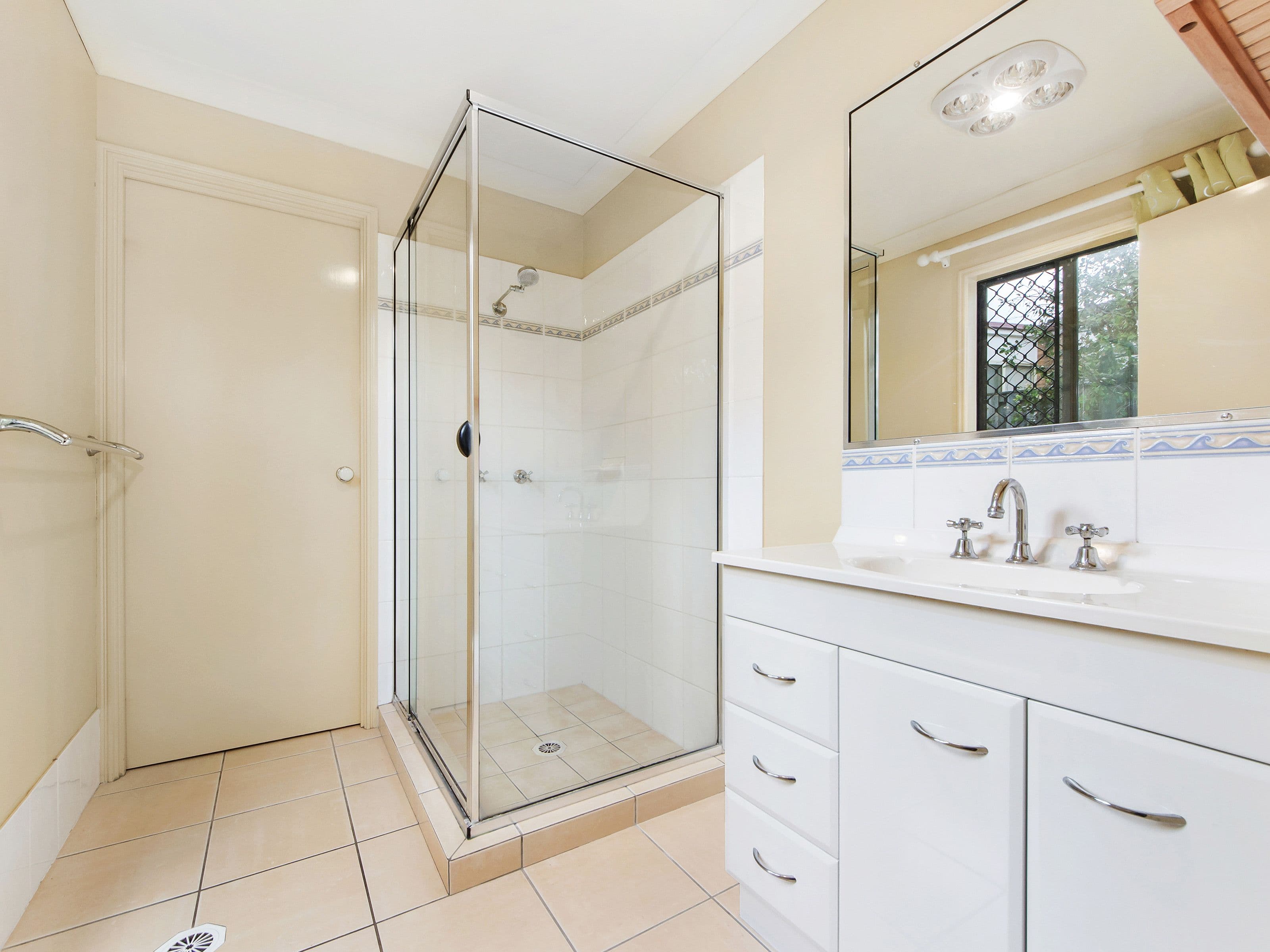 4 Boyer Street, Pacific Pines QLD 4211, Pacific Pines - Thumbnail 7