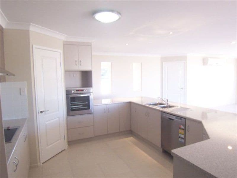 8 Bunkers Hill School Road, WESTBROOK QLD 4350, Westbrook - Thumbnail 2