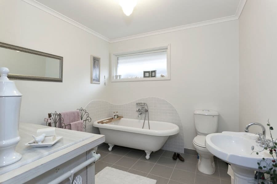 60 Riddle Drive, MELTON VIC 3337, Melton - Thumbnail 8