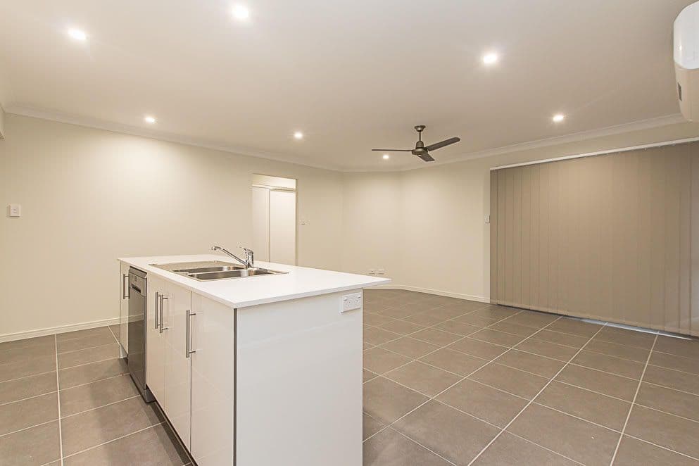 34 JONQUIL CIRCUIT, Flinders View, Flinders View - Thumbnail 3