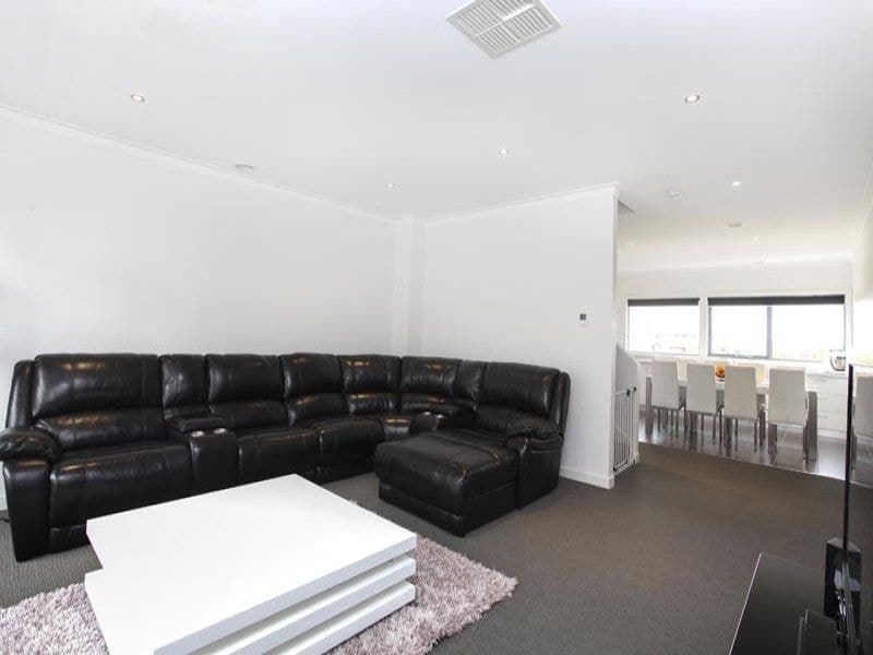 5/69-77 Lancefield Drive, Caroline Springs - Thumbnail 4
