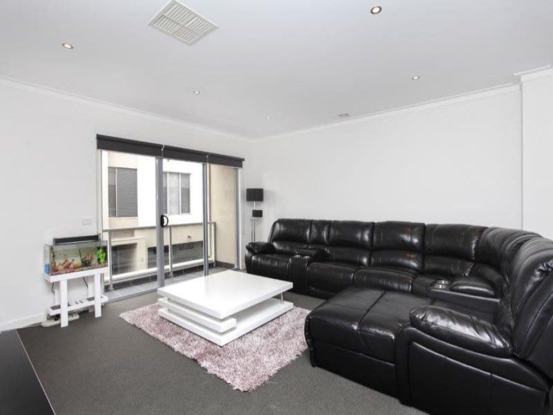 5/69-77 Lancefield Drive, Caroline Springs - Thumbnail 5