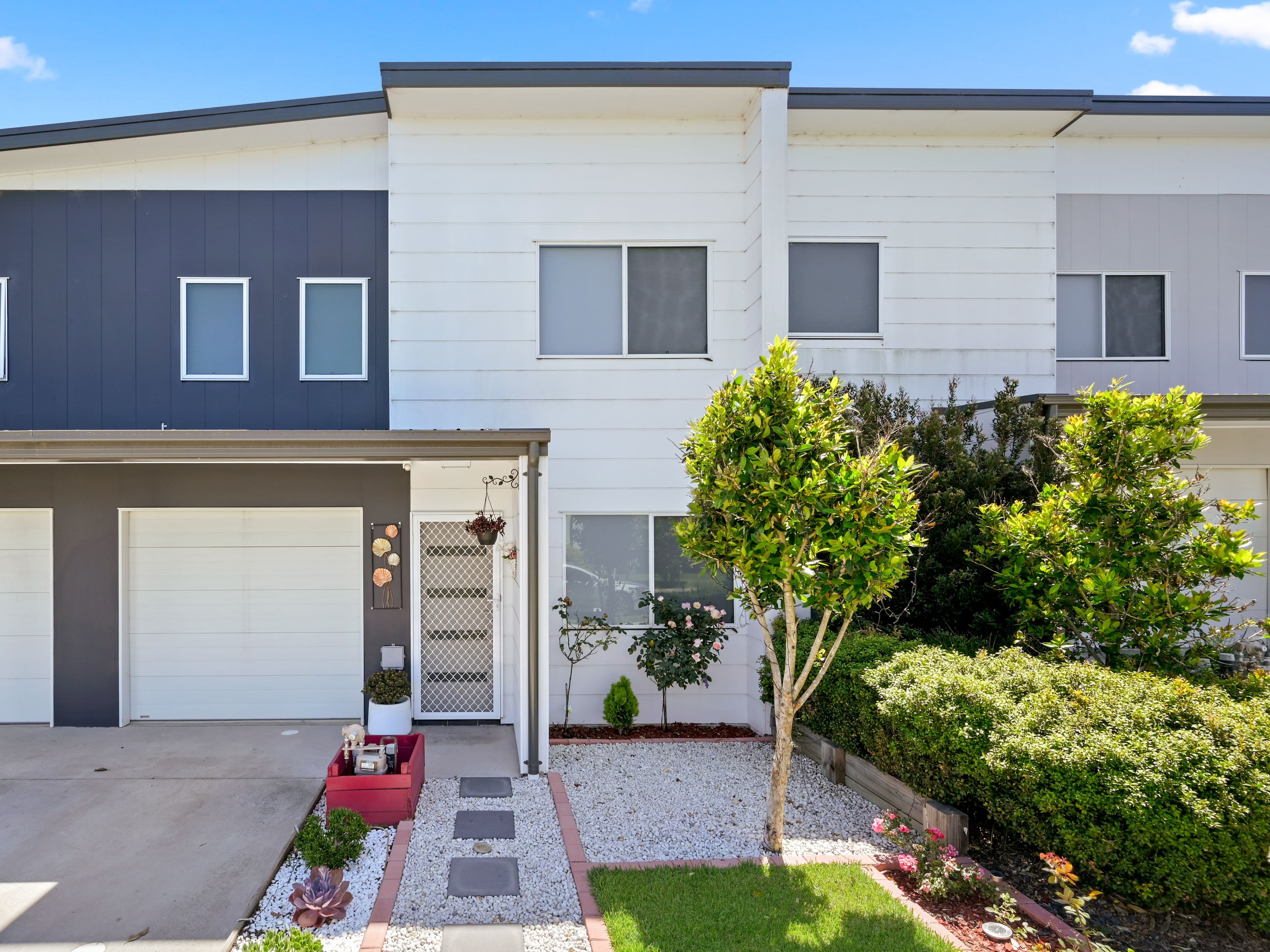 15/73 Sovereign Circuit, Glenfield NSW 2167, Glenfield - Image 1