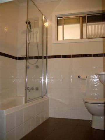 76 Bowen Street, ROMA QLD 4455, Roma - Thumbnail 3