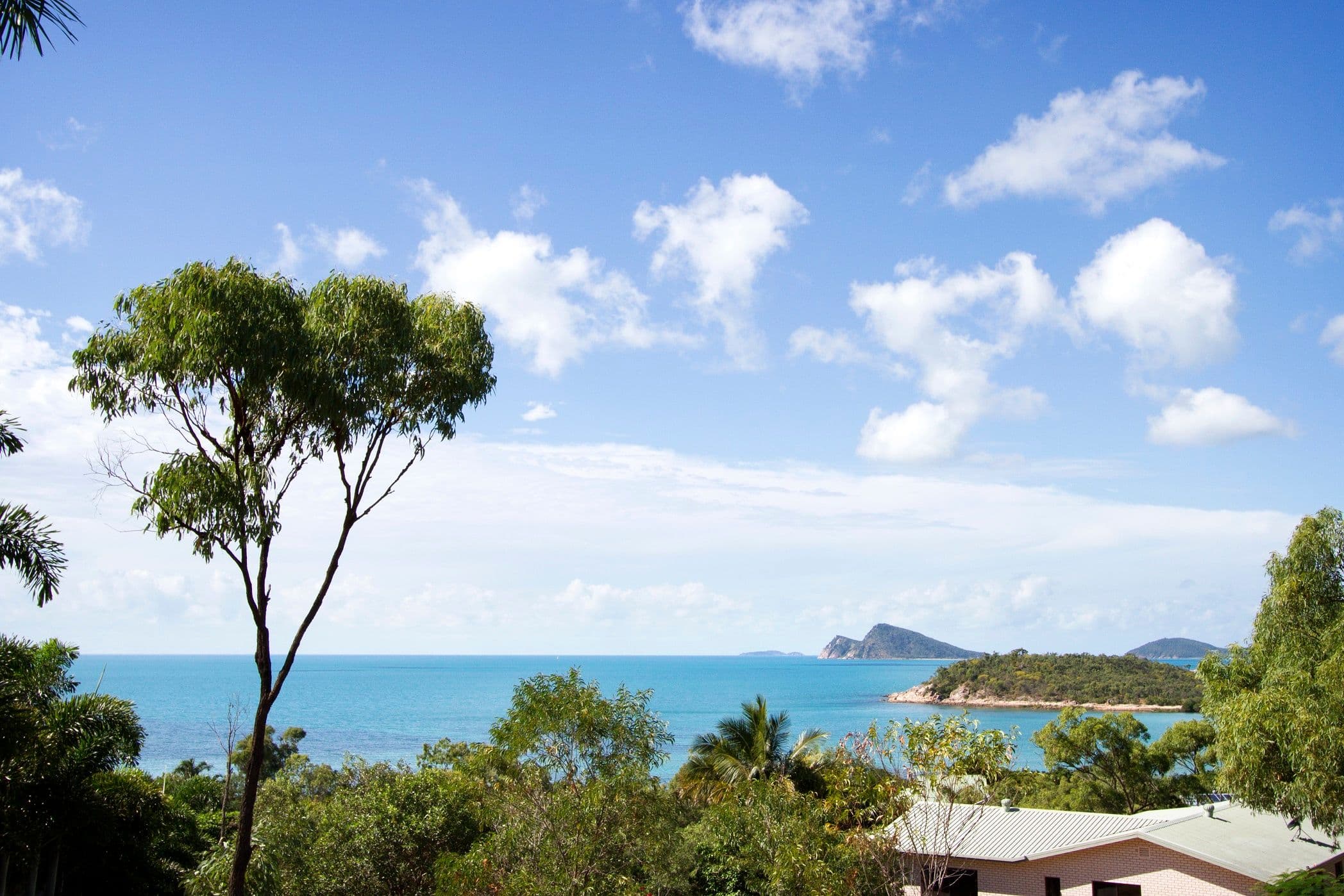1 Olden Court, HIDEAWAY BAY QLD 4800, Hideaway Bay - Image 1