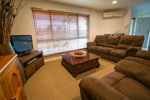25 Bradman Drive, GLENELLA QLD 4740, Glenella - Thumbnail 5