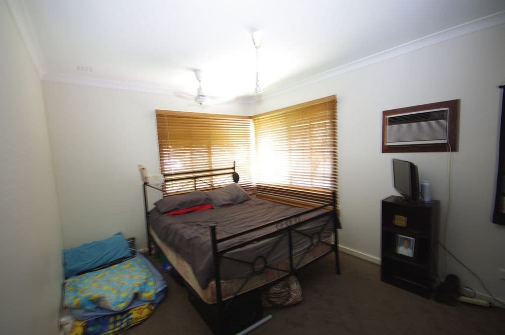 44 Swincer Way, KOONDOOLA WA 6064, Koondoola - Thumbnail 2