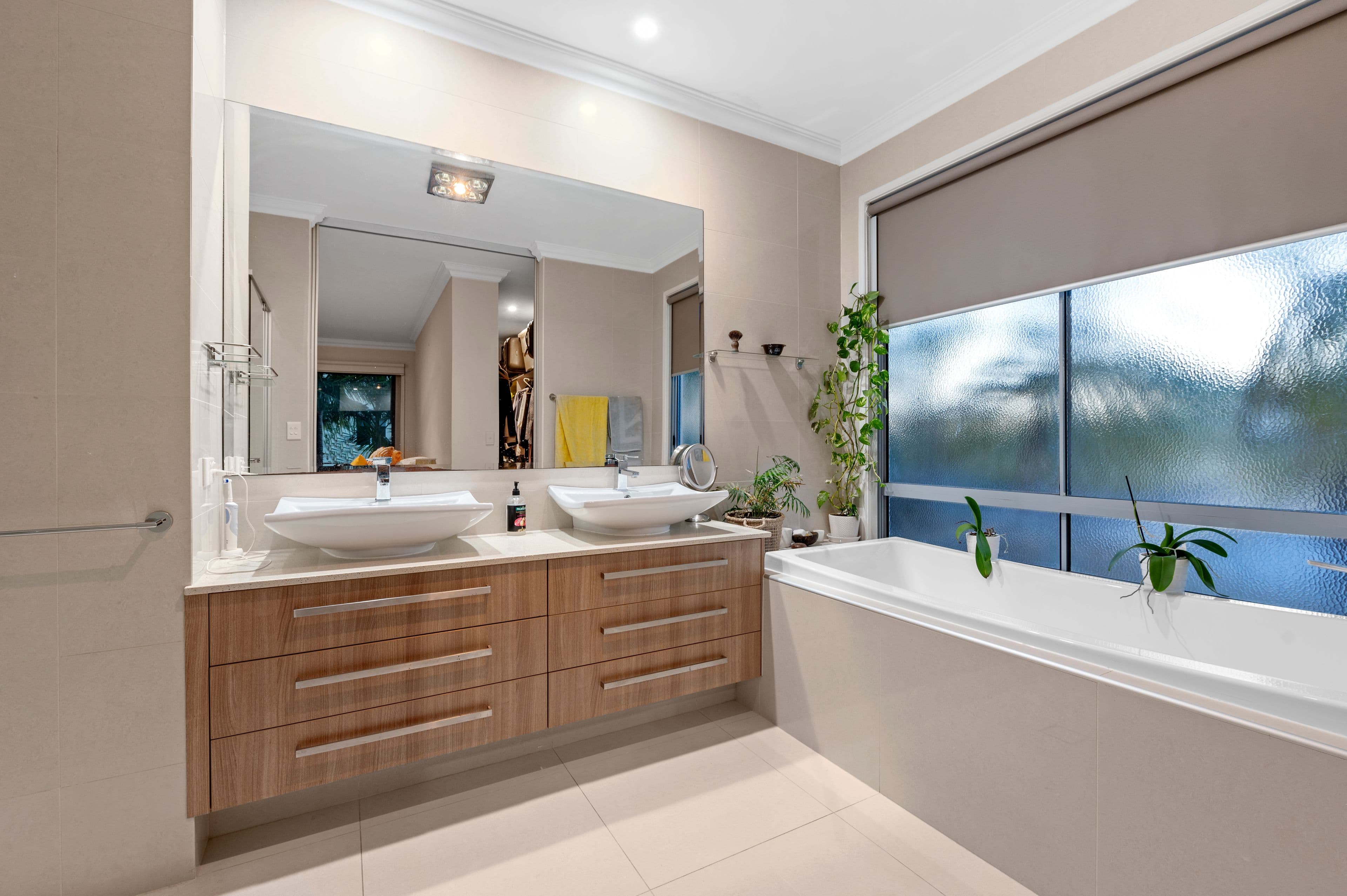 23 Broadwater Street, Runaway Bay QLD 4216, Runaway Bay - Thumbnail 4
