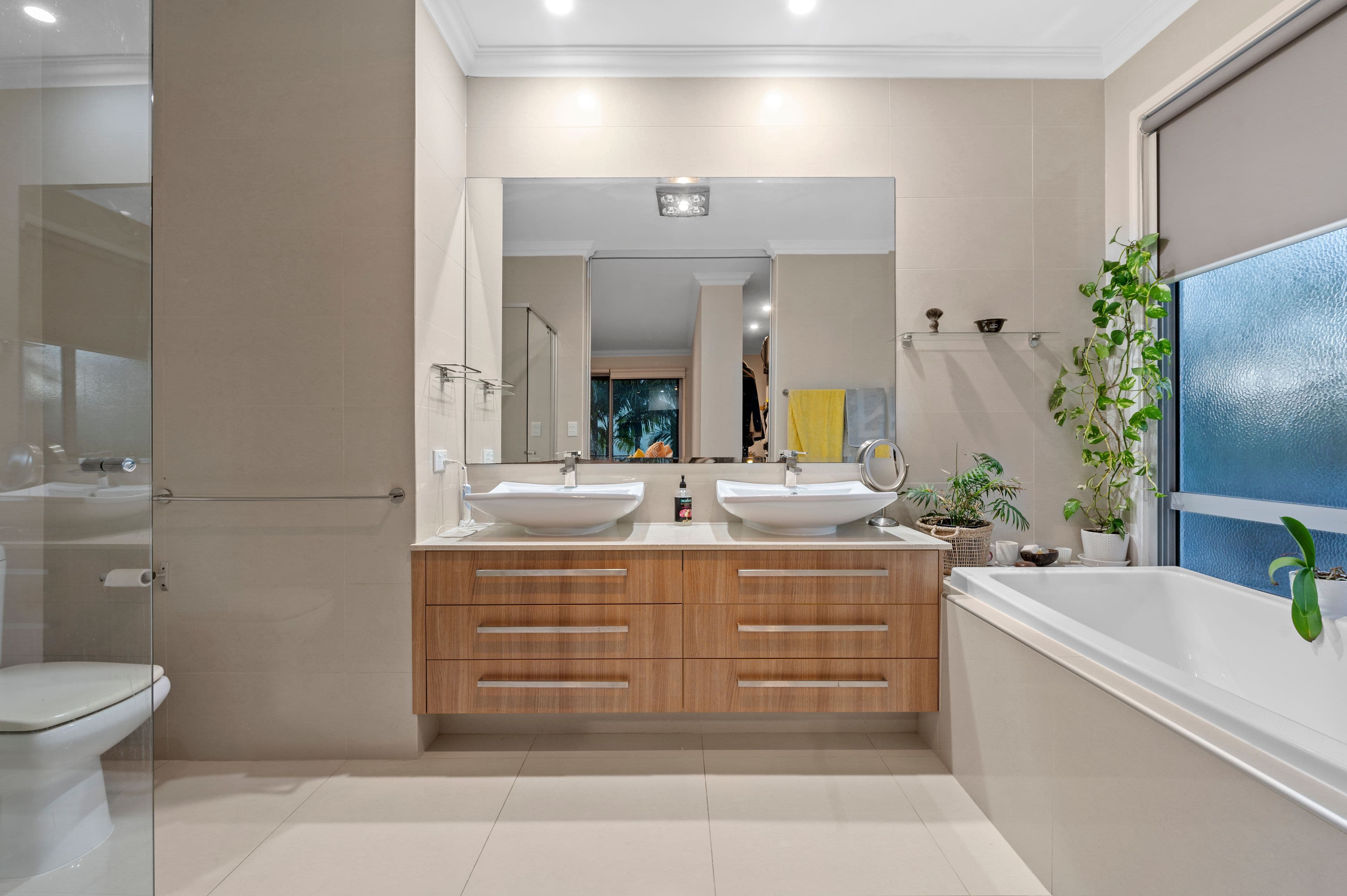23 Broadwater Street, Runaway Bay QLD 4216, Runaway Bay - Thumbnail 5