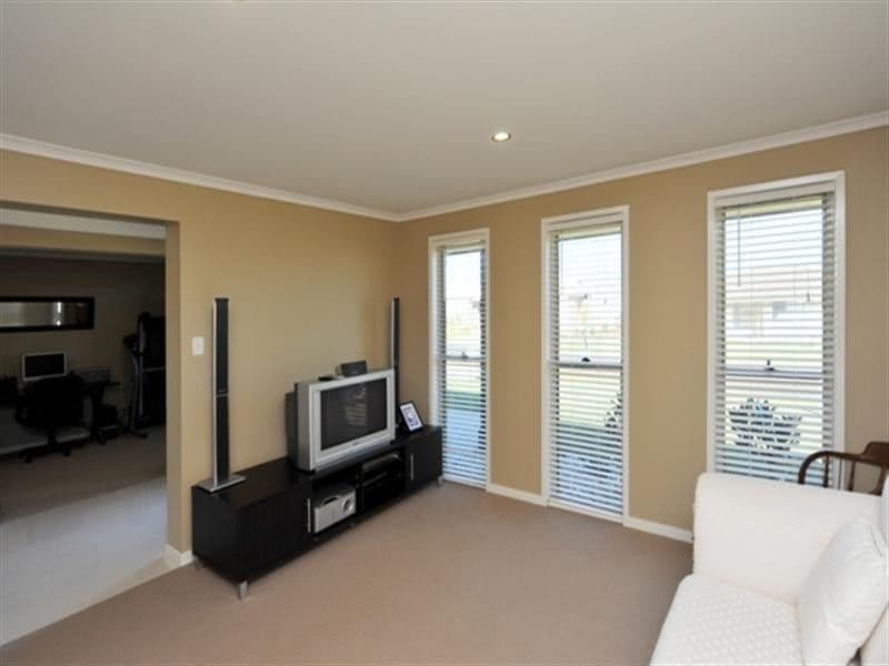 28 Sommariva Street, WESTBROOK QLD 4350, Westbrook - Thumbnail 4