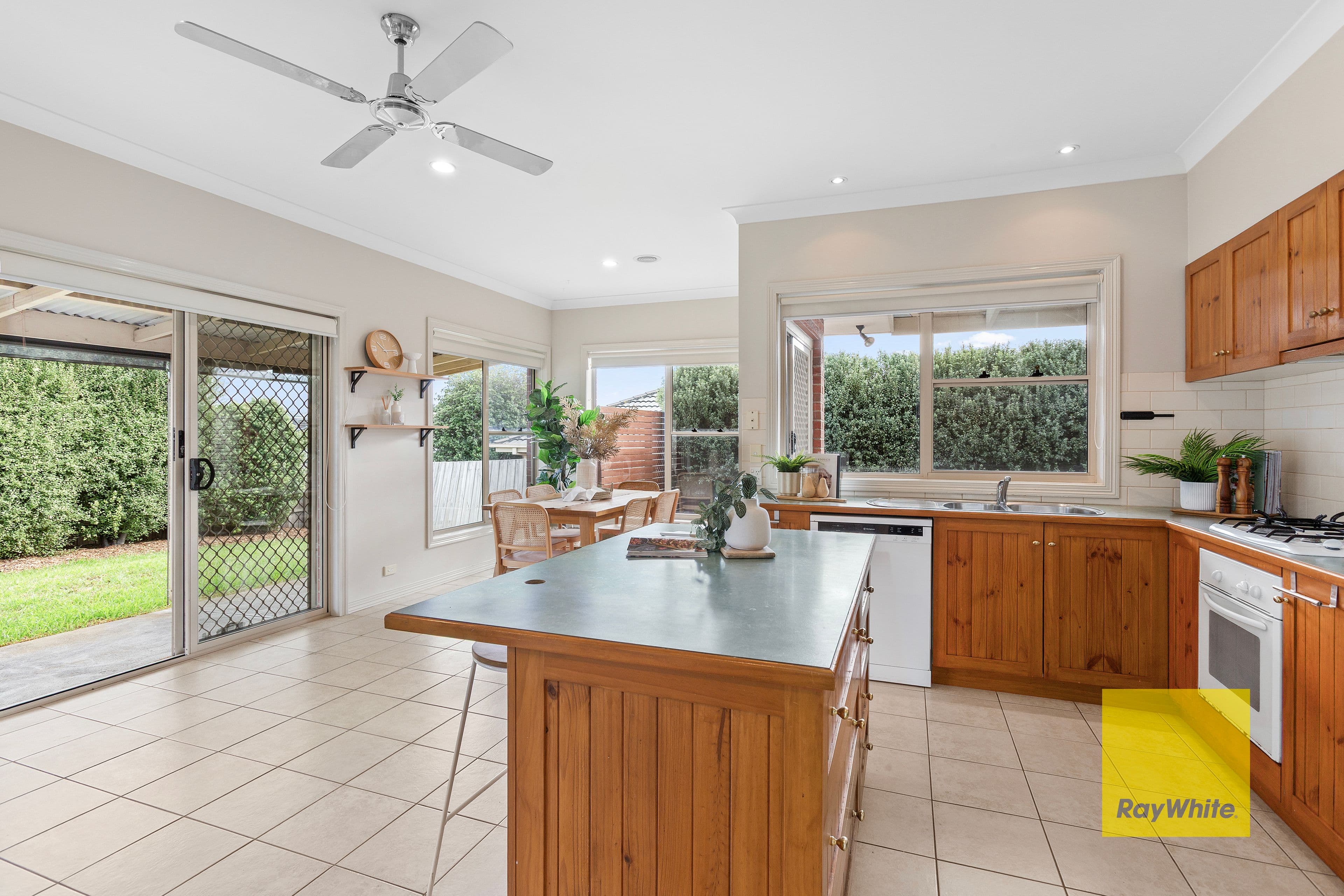 70 Rossack Drive, Waurn Ponds VIC 3216, Waurn Ponds - Thumbnail 4