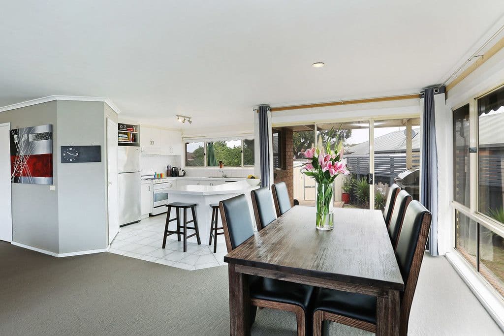 15 Coakley Crescent, LOVELY BANKS VIC 3213, Lovely Banks - Thumbnail 4