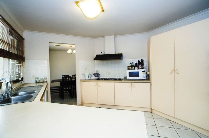 23 Callistemon Drive, HOPPERS CROSSING VIC 3029, Hoppers Crossing - Thumbnail 2