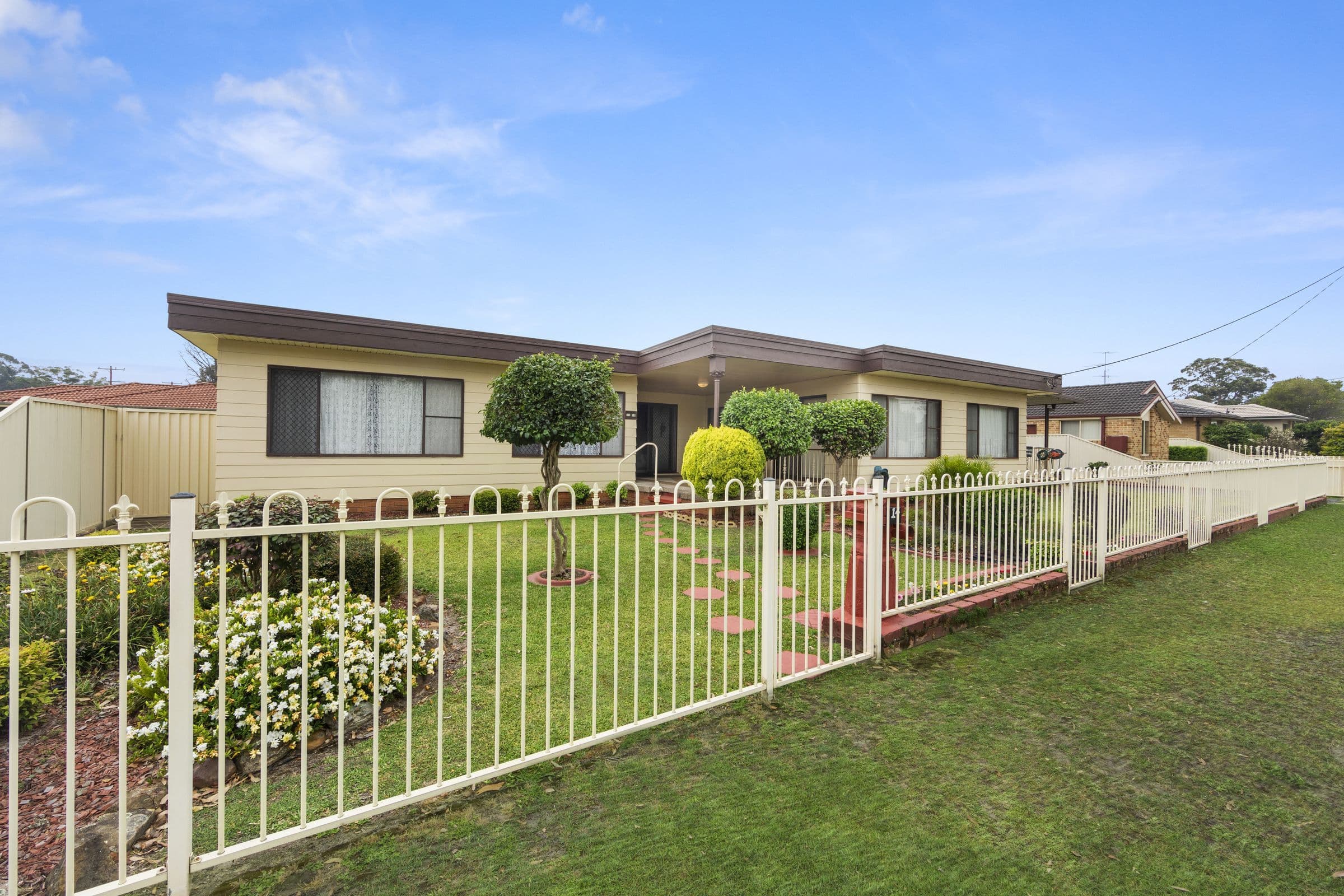 22 Belbowrie Street, Canton Beach - Image 1