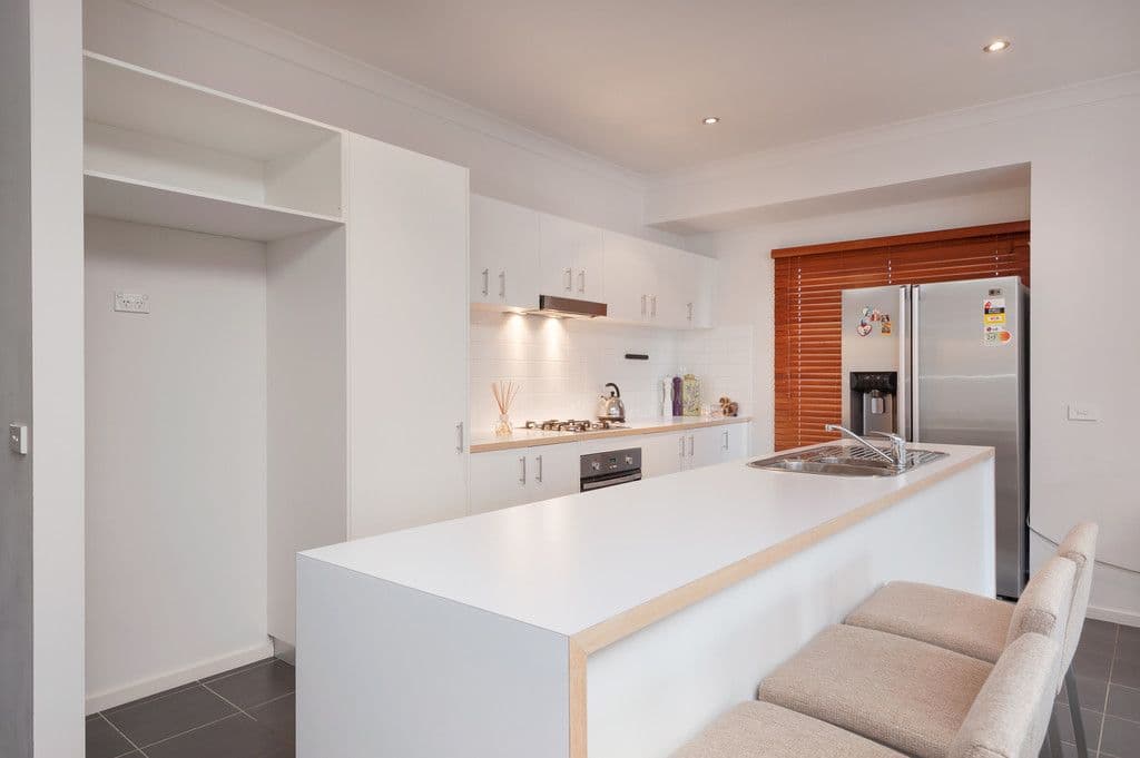 36 Girraween Crescent, Craigieburn VIC 3064, Craigieburn - Thumbnail 3