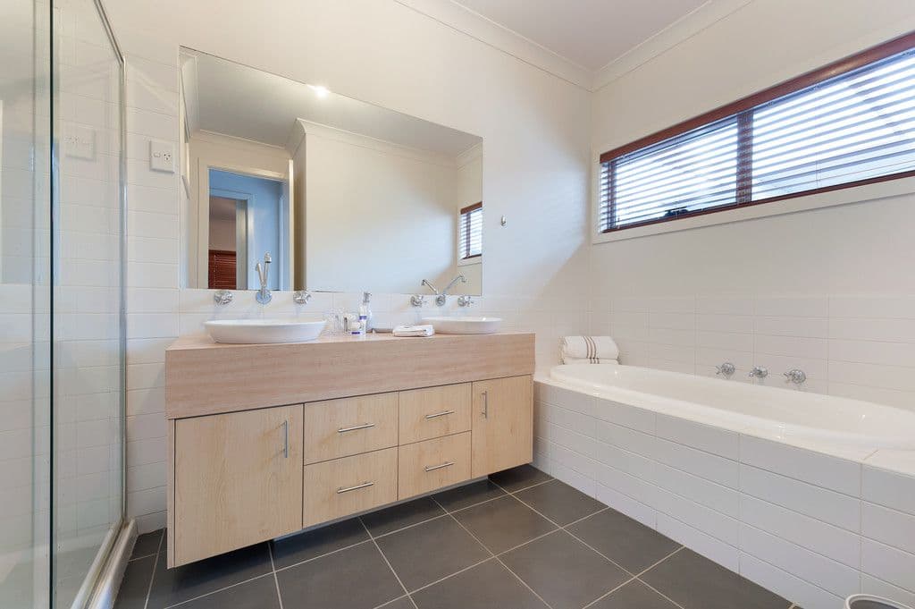 36 Girraween Crescent, Craigieburn VIC 3064, Craigieburn - Thumbnail 8