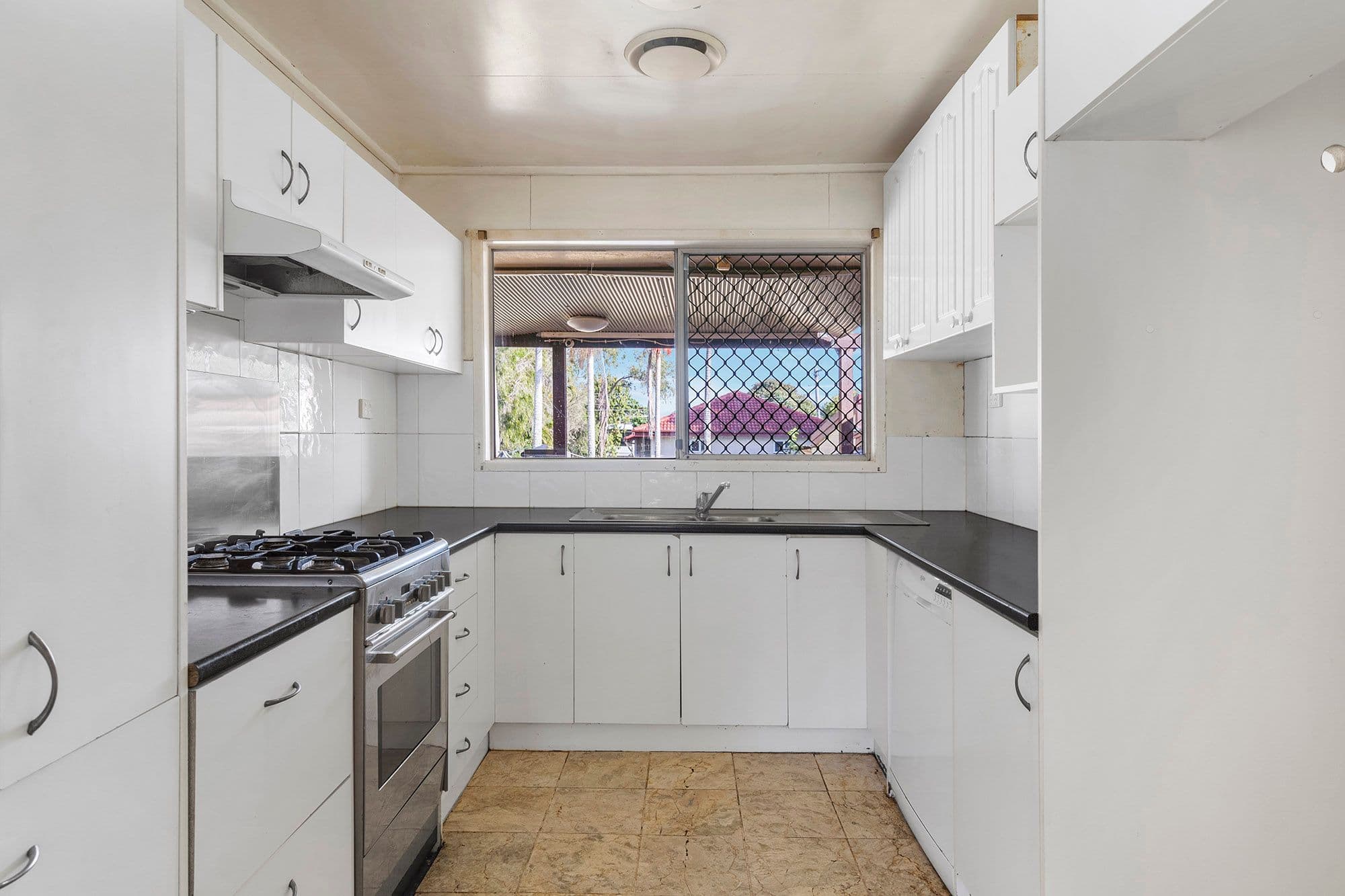 15 Clare Road, Kingston QLD 4114, Kingston - Thumbnail 7