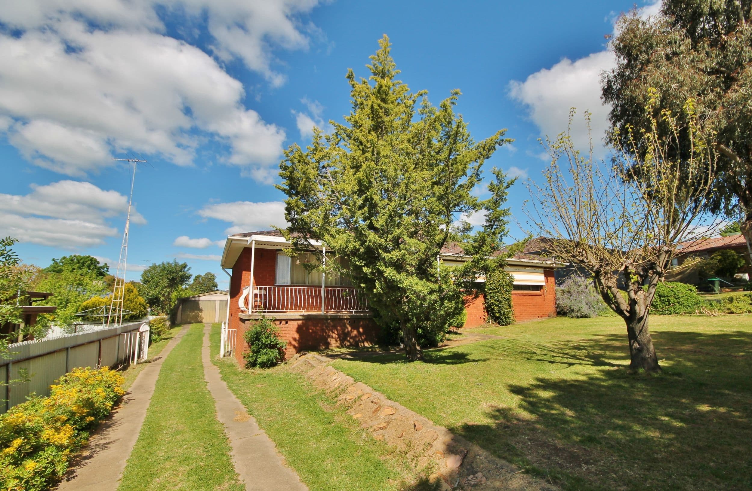 20 Cowper Street, Young - Image 1