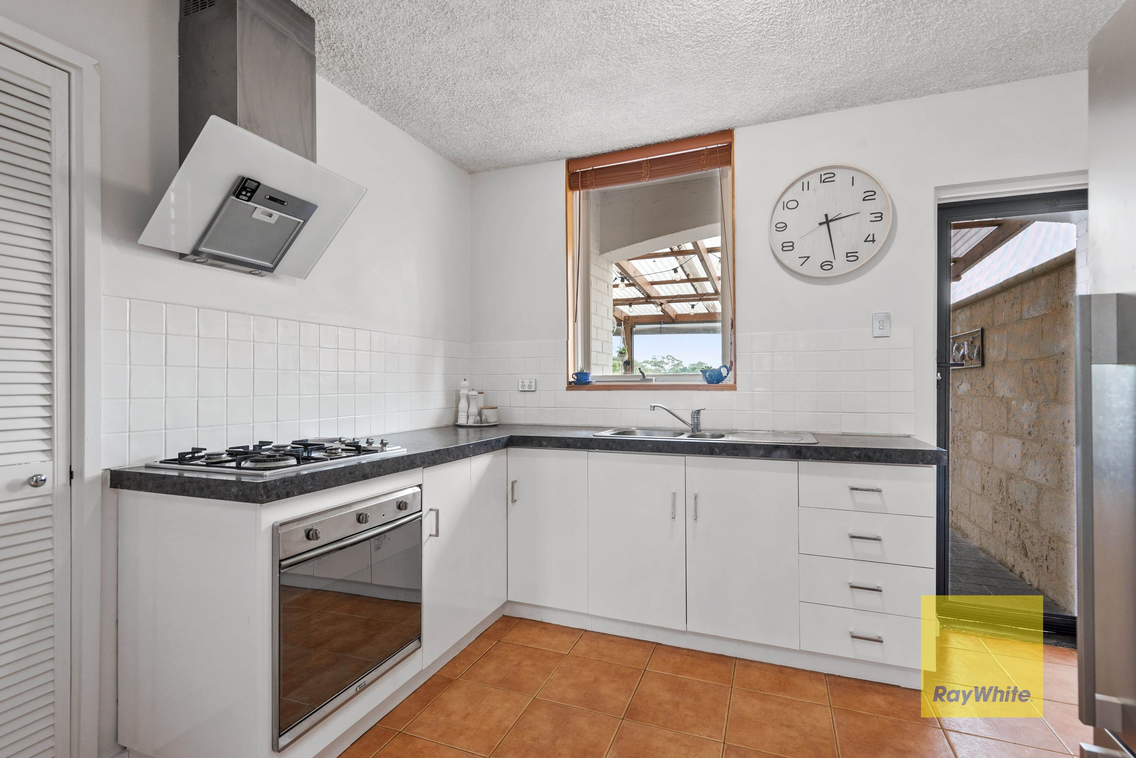 1 Myrtle Avenue, Sorrento WA 6020, Sorrento - Thumbnail 7