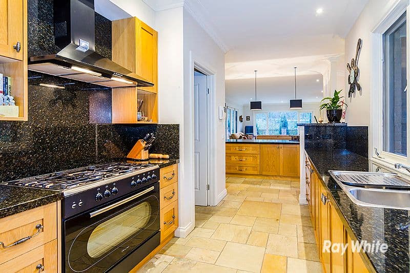 2 Oakridge Close, Lysterfield South VIC 3156, Lysterfield South - Thumbnail 5