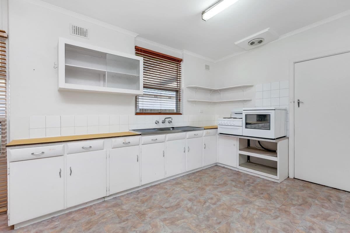 27 Maxwell Road, Hackham West SA 5163, Hackham West - Thumbnail 2