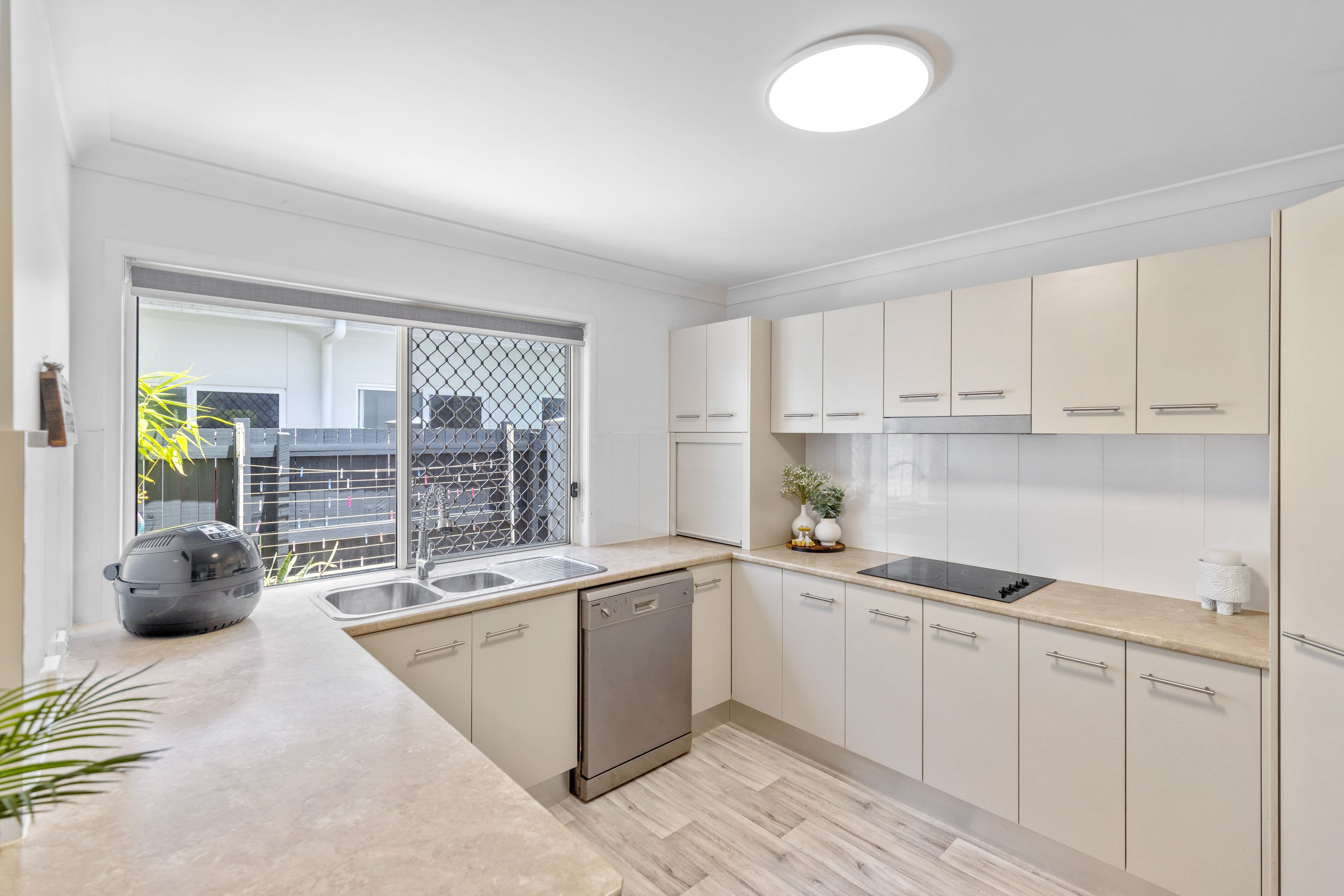 13 Broadwater Avenue, Maroochydore QLD 4558, Maroochydore - Thumbnail 5