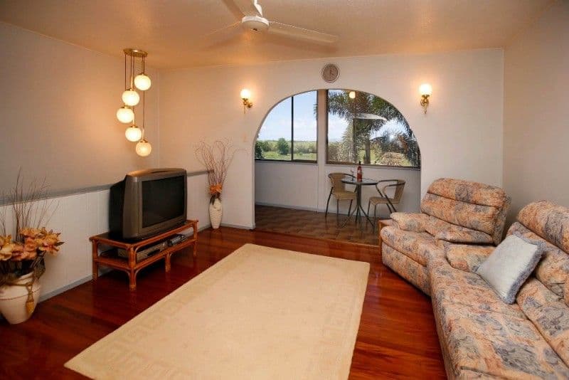 102 Robertson Street, RAILWAY ESTATE QLD 4810, Railway Estate - Thumbnail 2