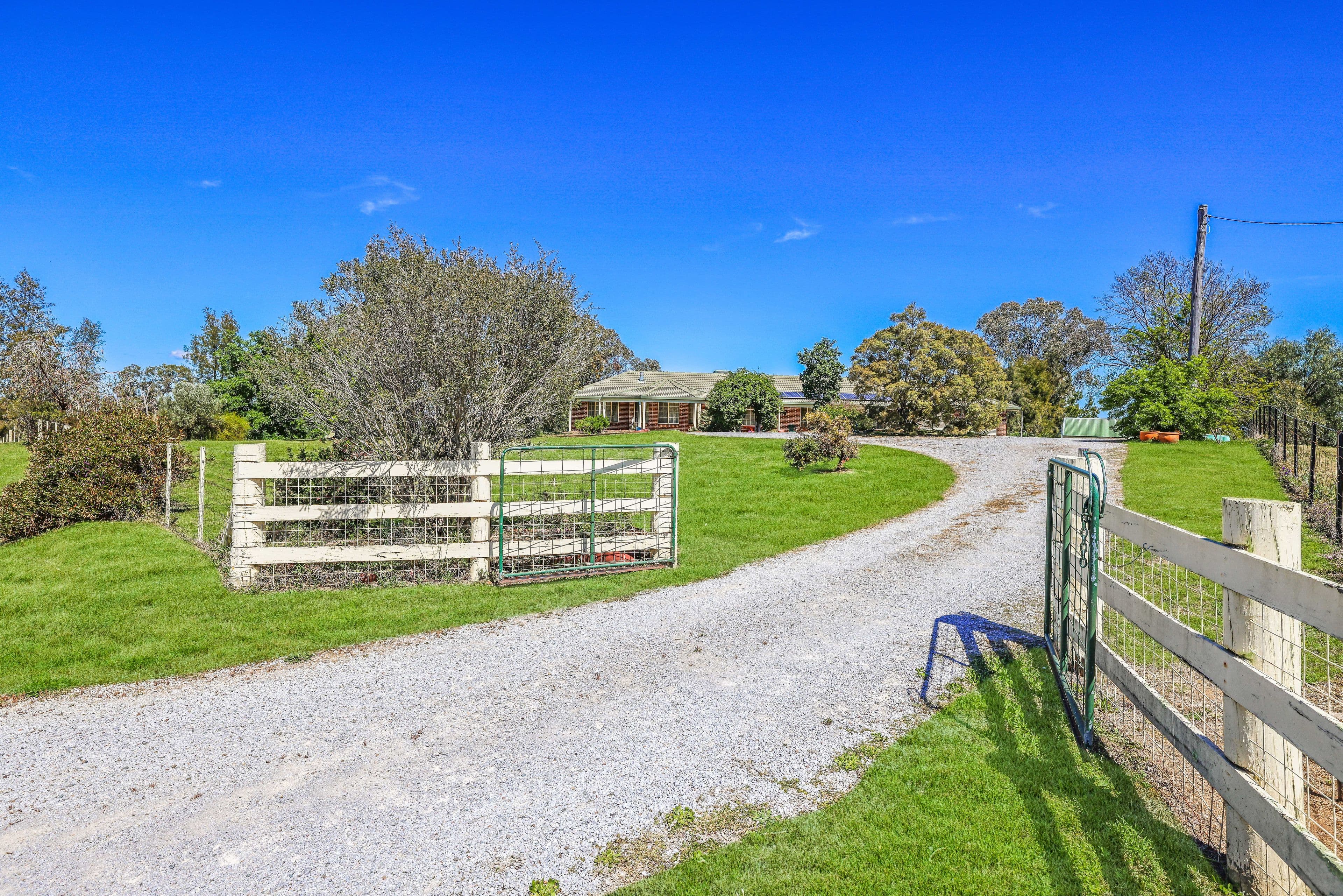 63 Meadow Banks Drive, Tamworth NSW 2340, Hallsville - Image 1
