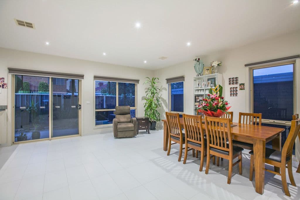 10 Rathcown Road, Reservoir VIC 3073, Reservoir - Thumbnail 3