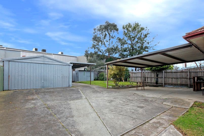 88 Summerhill Road, RESERVOIR VIC 3073, Reservoir - Thumbnail 3