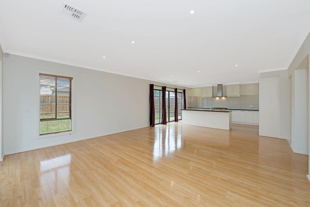 3 Lorenzo Way, Mernda VIC 3754, Mernda - Thumbnail 3