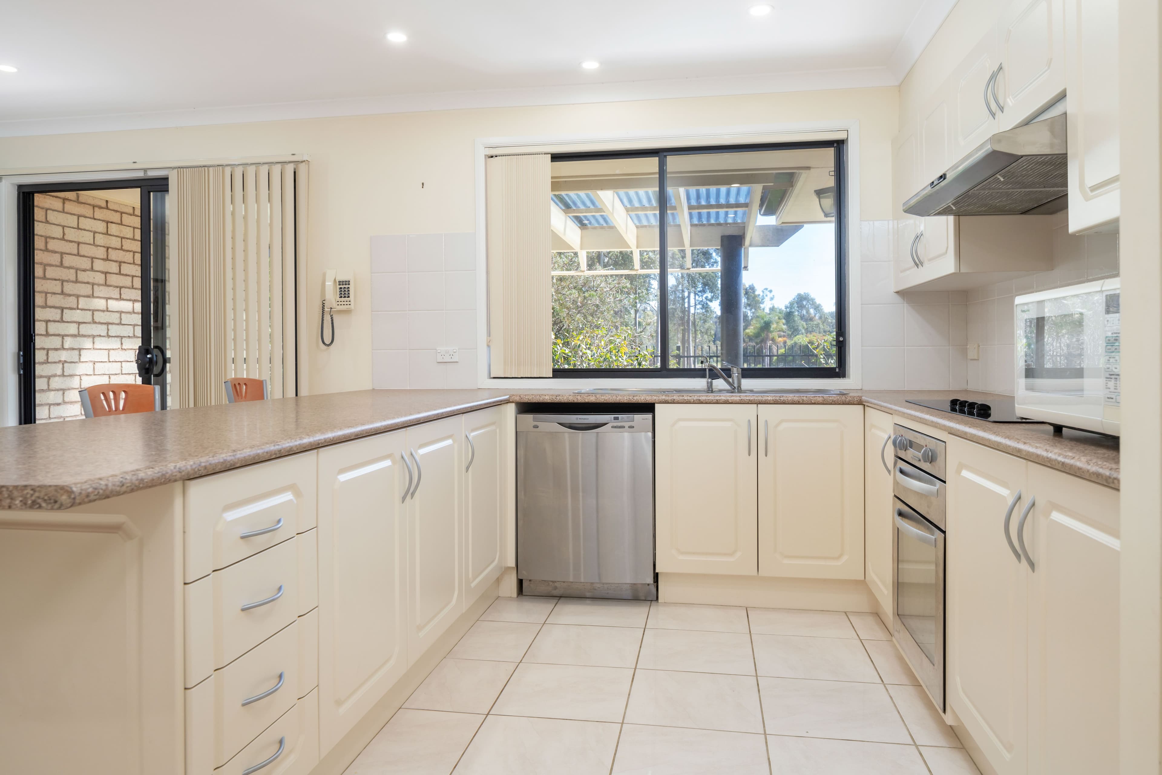 16 Canning Crescent, Sunshine Bay - Thumbnail 6
