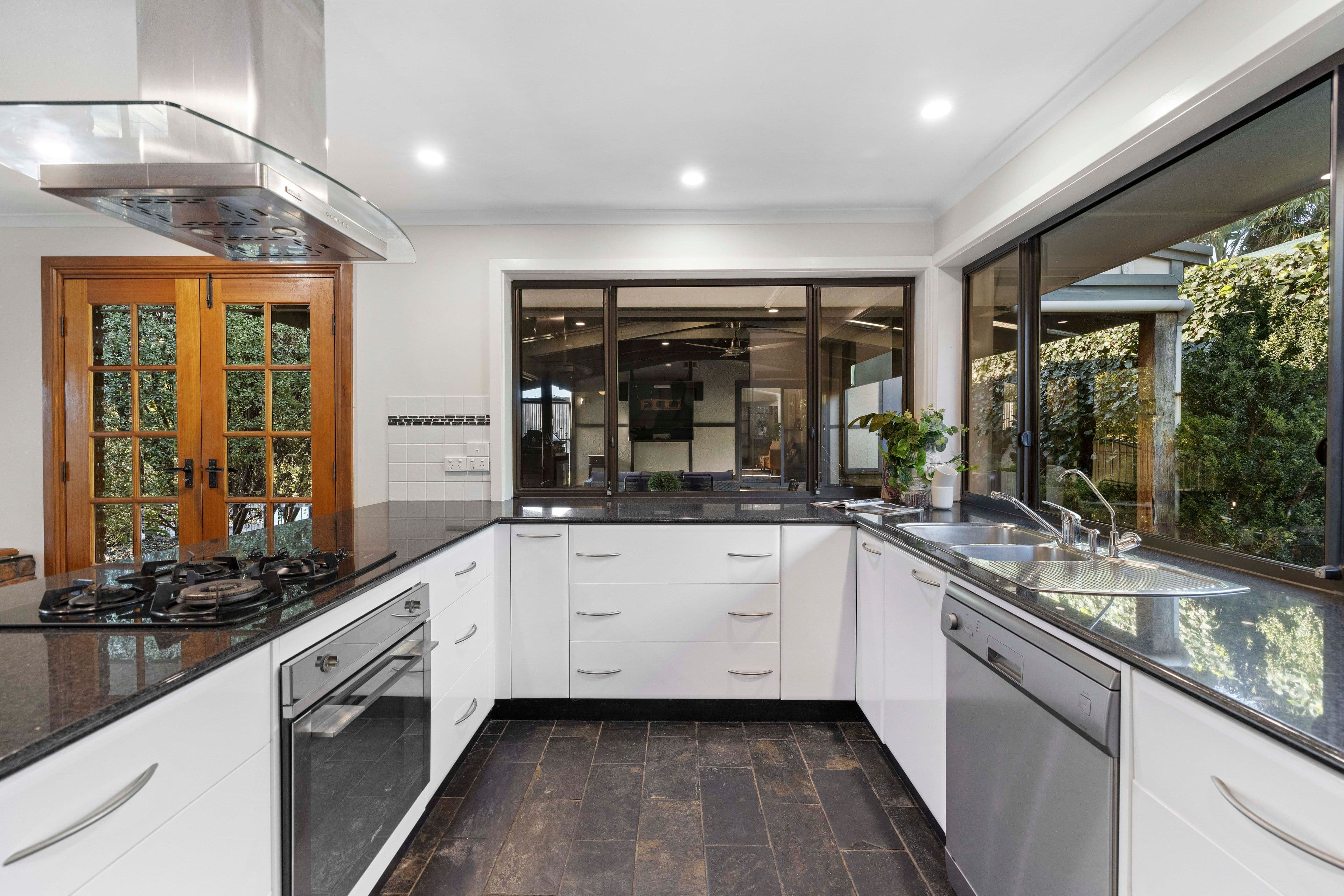 22 Torrens Street, Happy Valley SA 5159, Happy Valley - Thumbnail 5