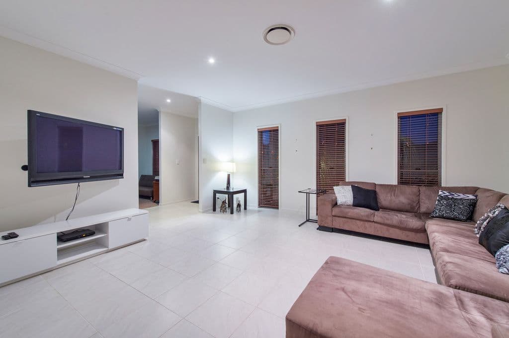 8 Sailaway Court, Coomera Waters QLD 4209, Coomera Waters - Thumbnail 5