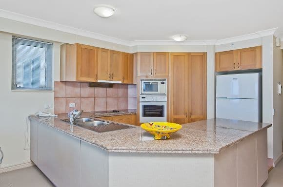 52 'Oceana' 100 Old Burleigh Road, BROADBEACH QLD 4218, Broadbeach - Thumbnail 5
