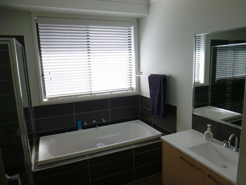 5 Stanley Avenue, MIDDLETON GRANGE NSW 2171, Middleton Grange - Thumbnail 4