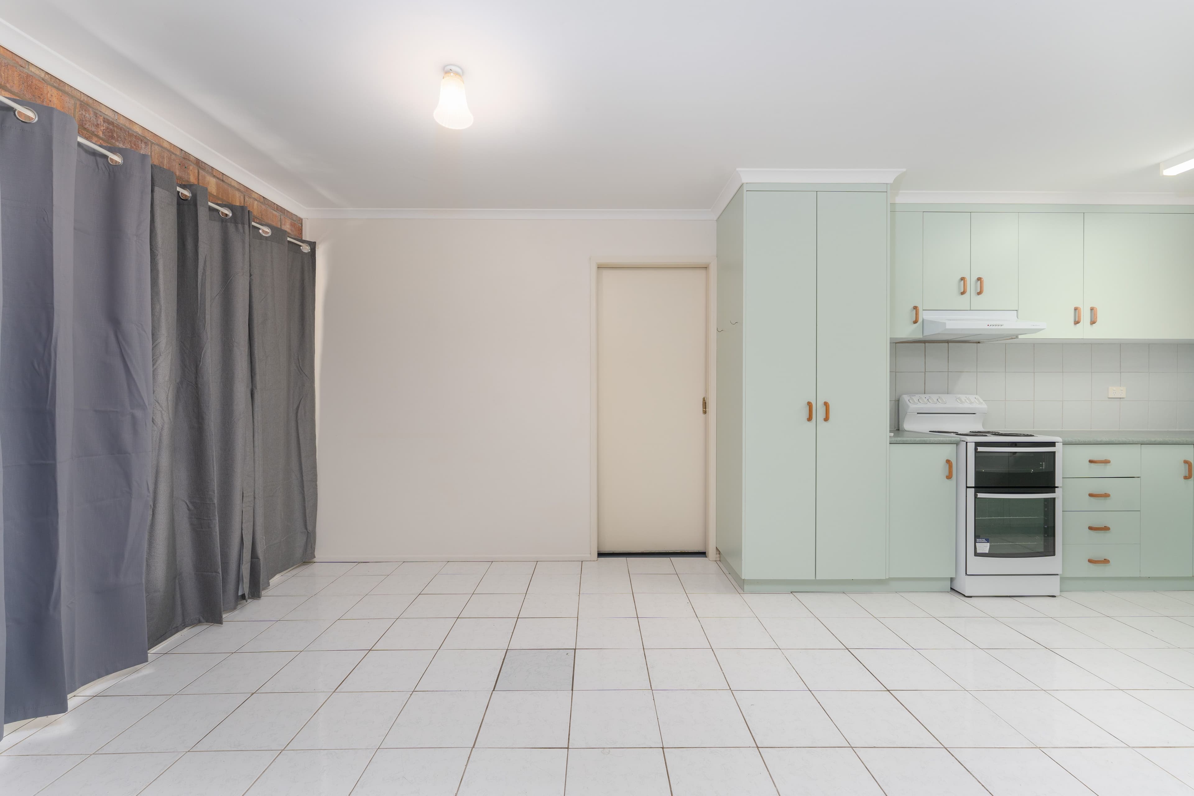 126 Opal Street, Emerald QLD 4720, Emerald - Thumbnail 3